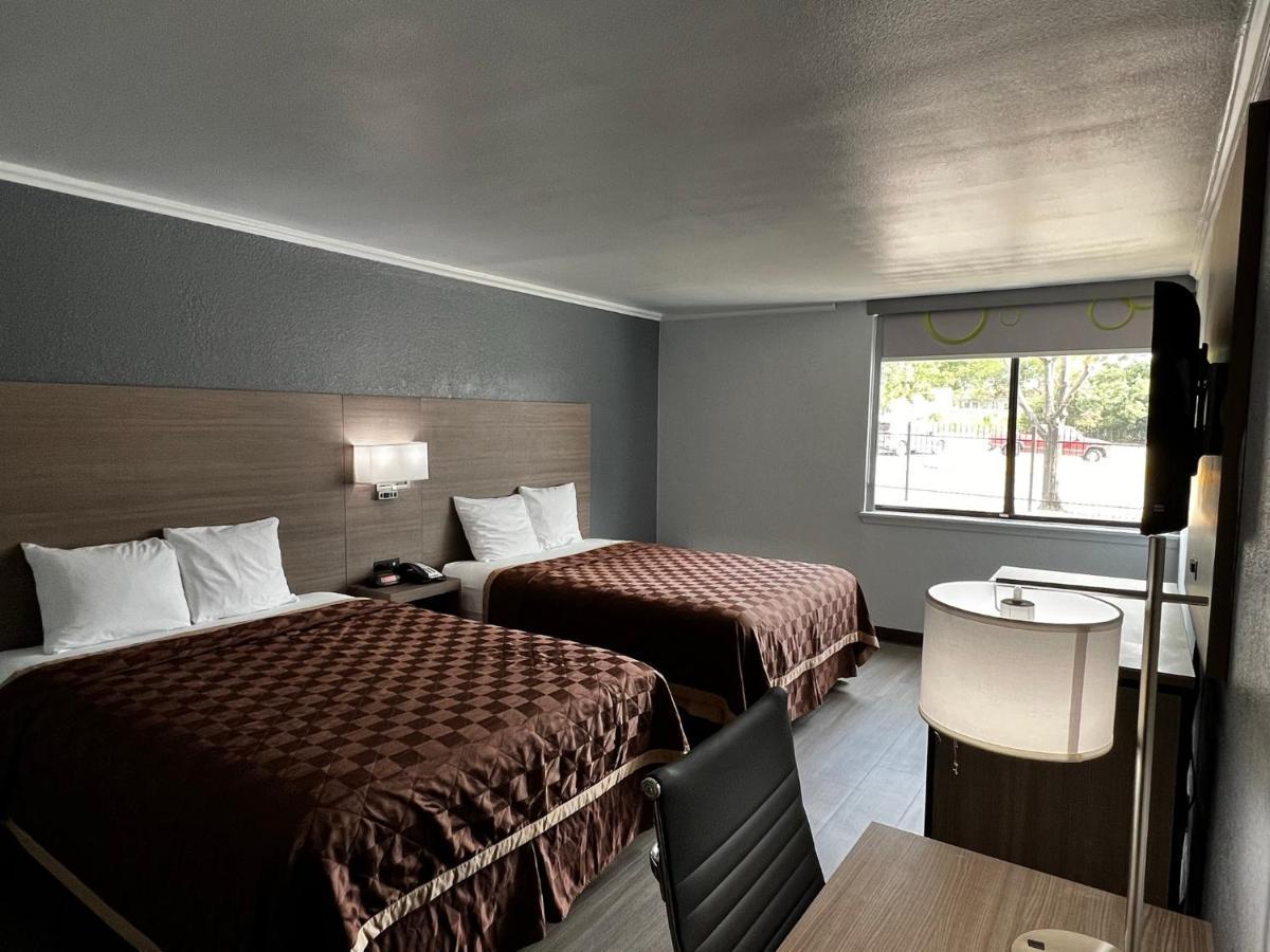 Super 8 By Wyndham Fort Worth Entertainment District Exteriör bild