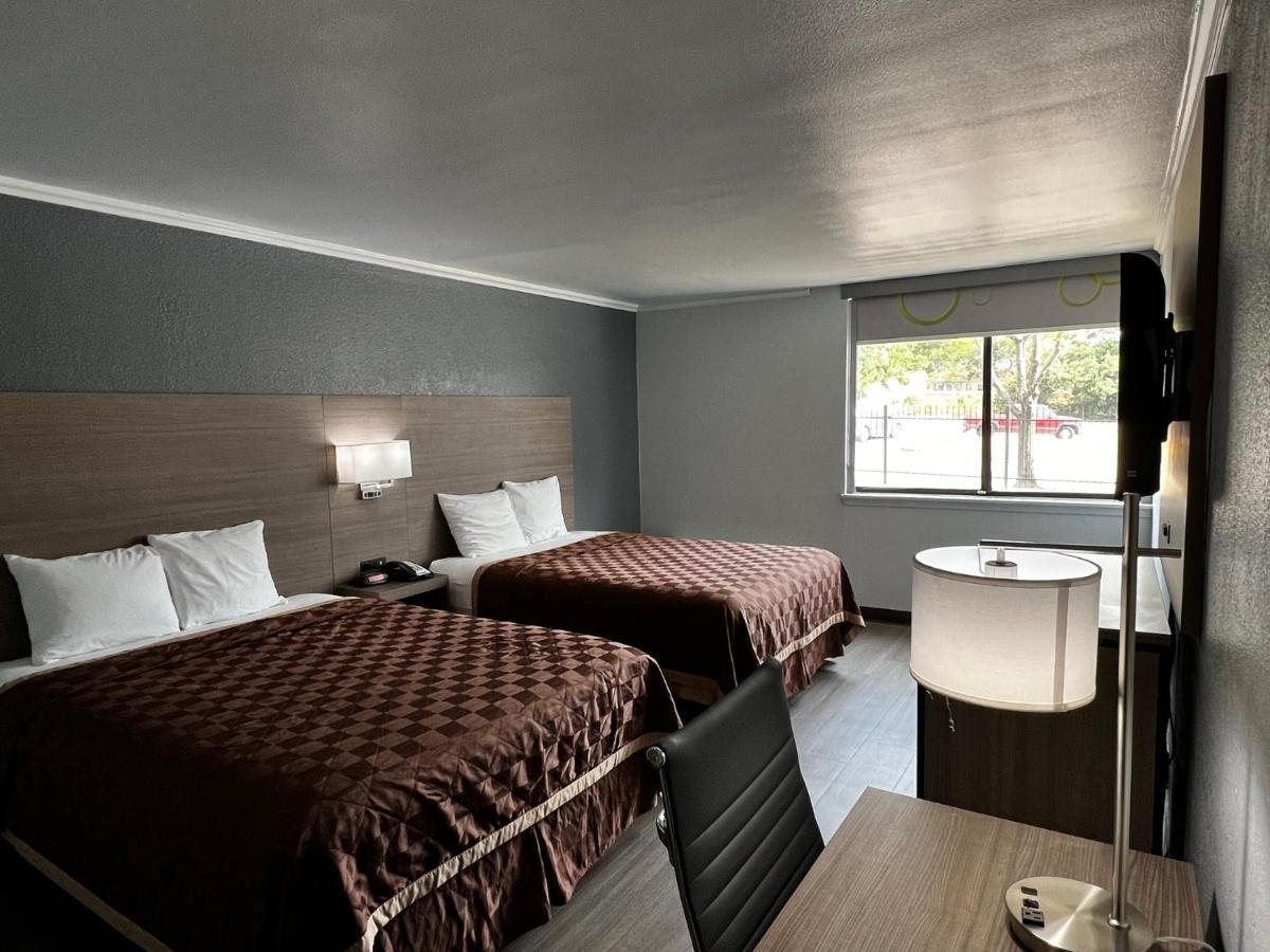 Super 8 By Wyndham Fort Worth Entertainment District Exteriör bild